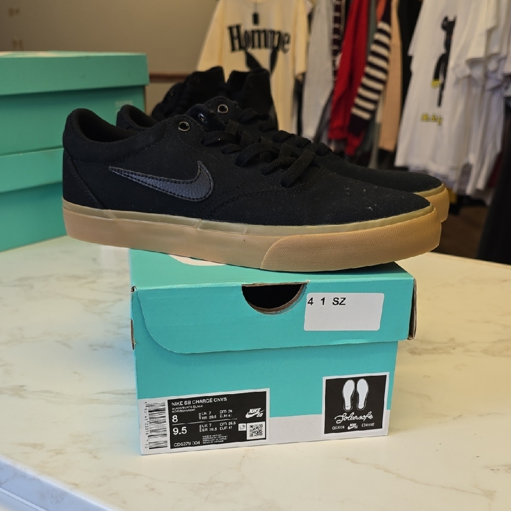 Nike Black and Tan Men's Sneakers